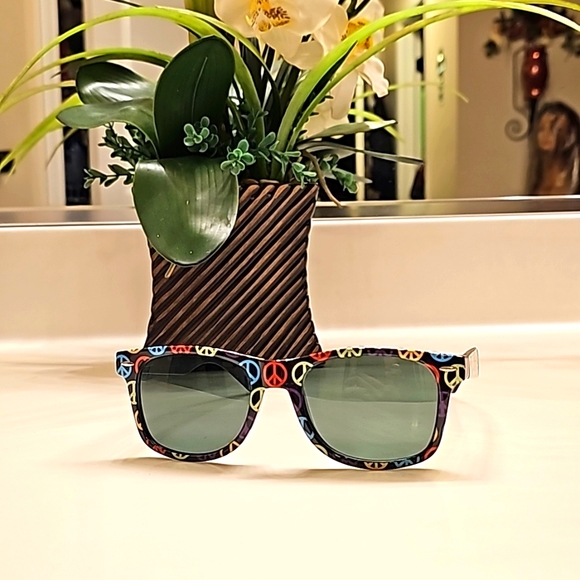 SUNGLASSES 👓 🕶 😎 - Picture 2 of 11